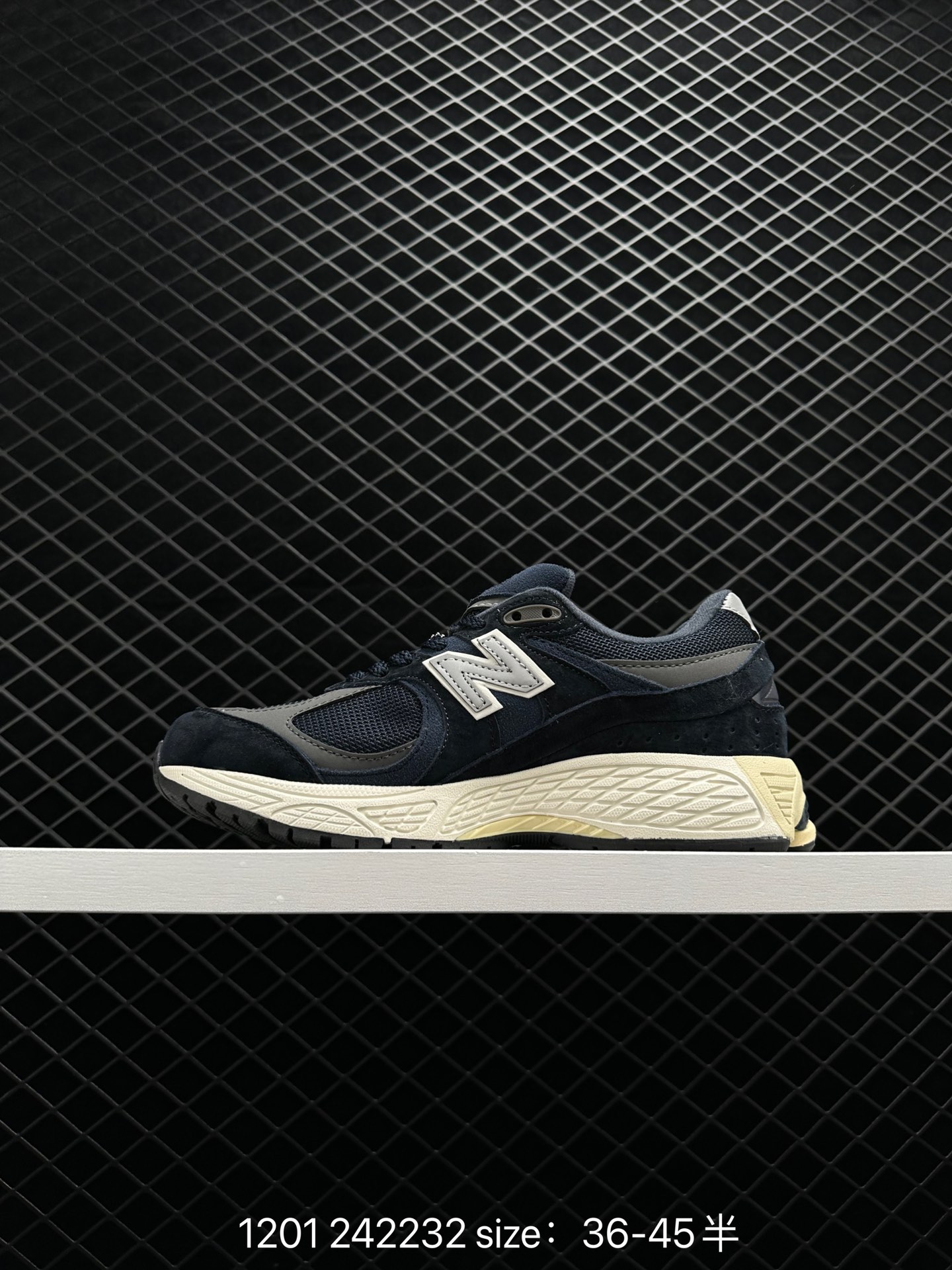 New Balance  ML2002RBA